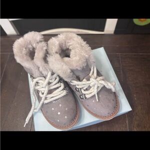 Chic Gray Kids Boots with Star Design